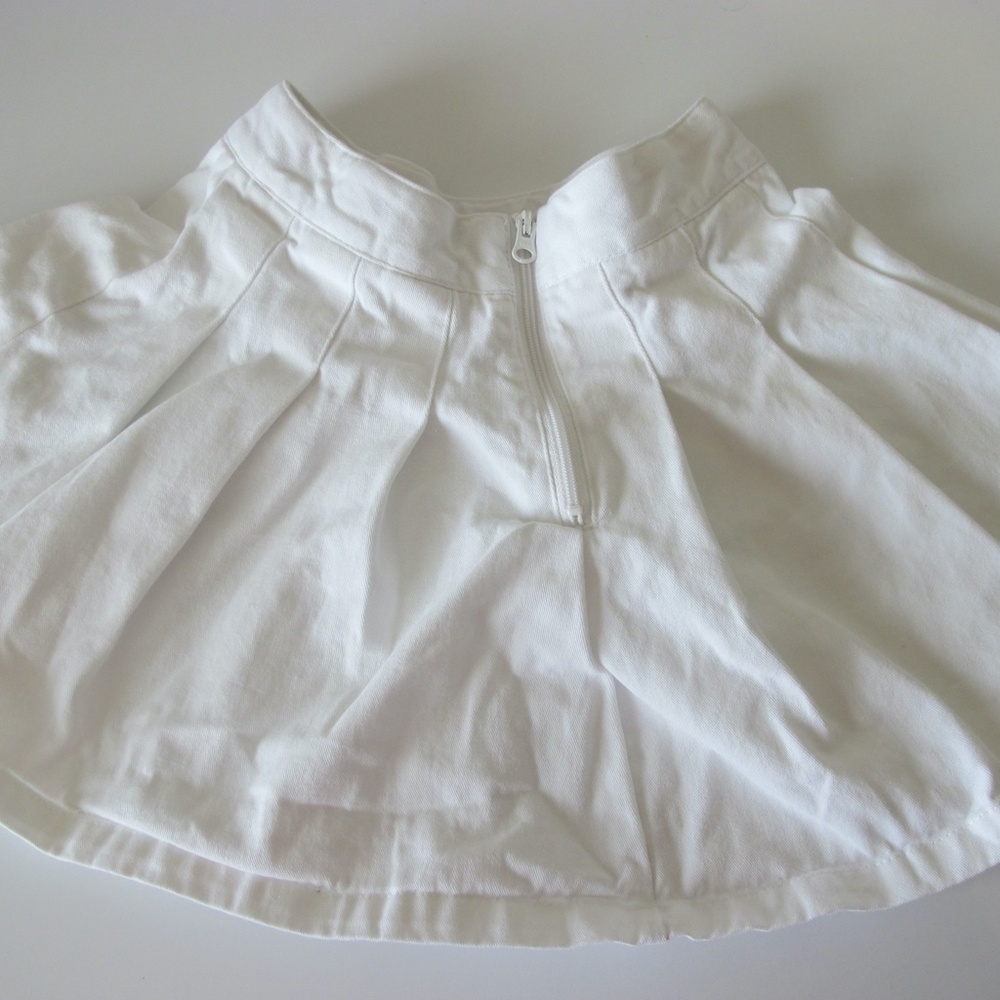 🔴🔴🔴SOLD🔴🔴🔴Kid Girl's Pleated White Skirt Size 6/6x EUC - Picture 2 of 3